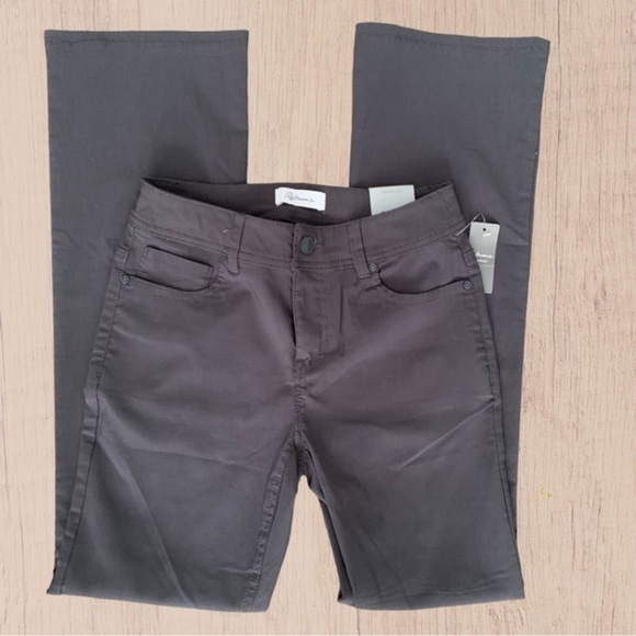 NEW Women's Bootcut Stretch pants size 0P Grey - Picture 7 of 16